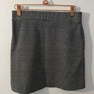 Crosby Houndstooth Pattern Pencil Skirt